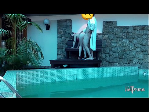 ❤️ Šéf pozve služebnou k bazénu, ale neodolala žhavému ☑ Kvalitní sex u cs.niceporn.ru ️❤